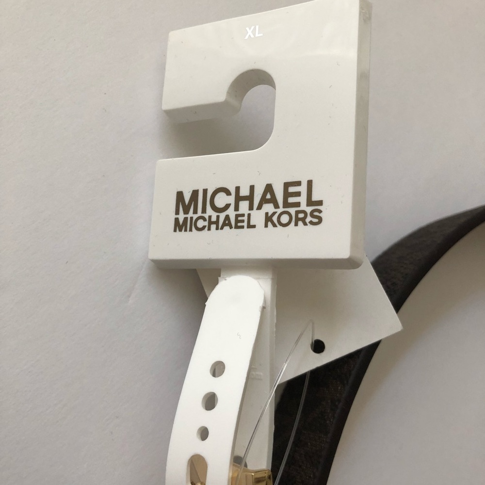 Michael Kors Leather Belt - Picture 4 of 11